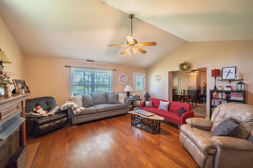 9570 State Route 131 Hickory KY 42051
