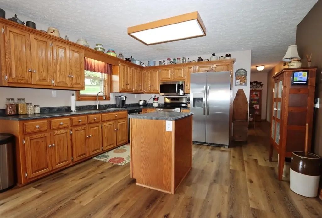 2983 Temple Hill Road Summer Shade KY 42166