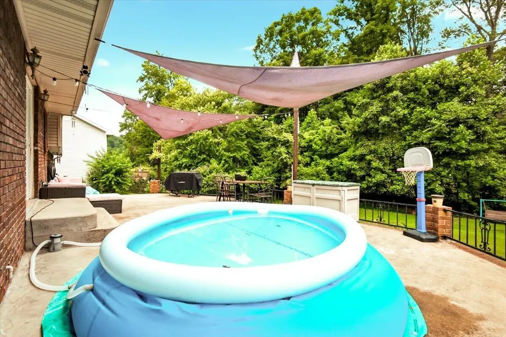 2 Shady Brook Lane Corbin KY 40701