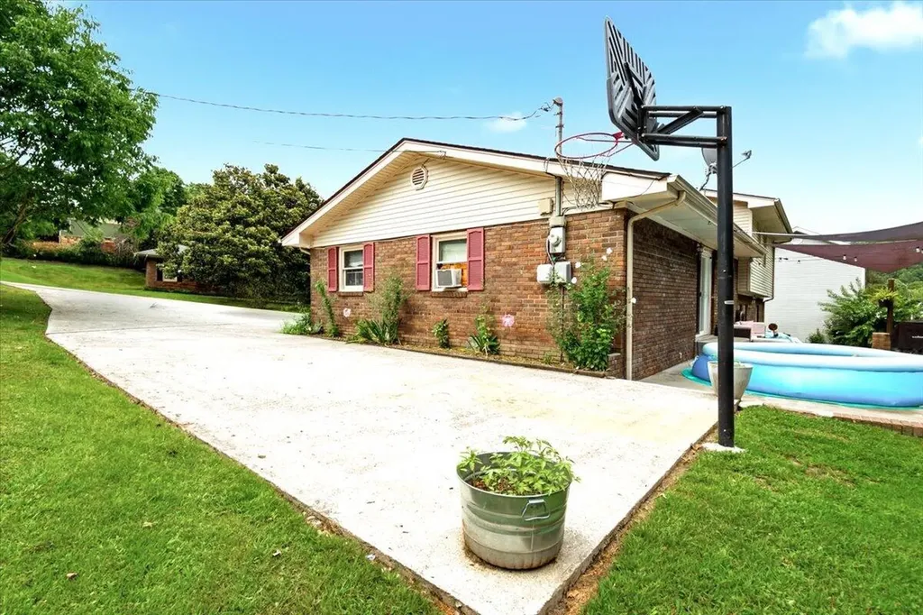 2 Shady Brook Lane Corbin KY 40701
