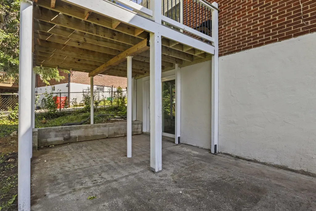 106 Redwood Drive Frankfort KY 40601