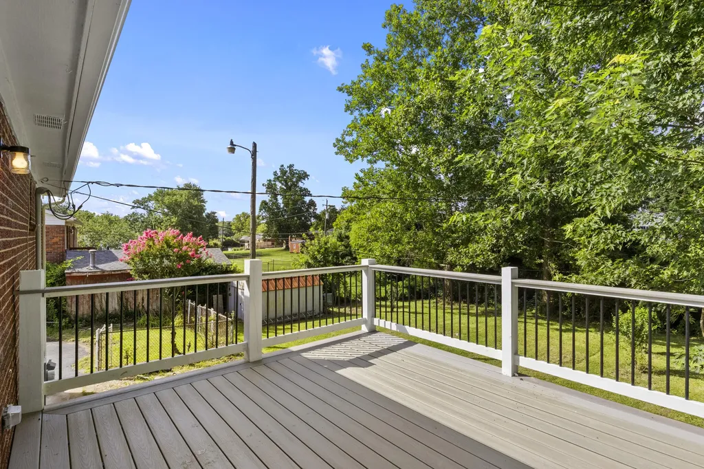 106 Redwood Drive Frankfort KY 40601