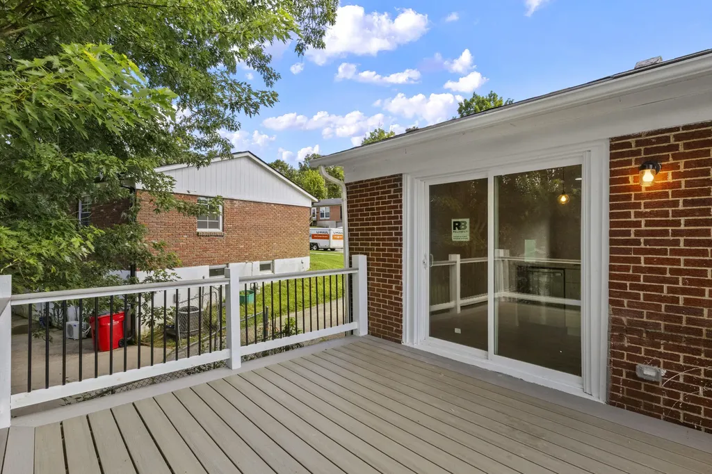 106 Redwood Drive Frankfort KY 40601