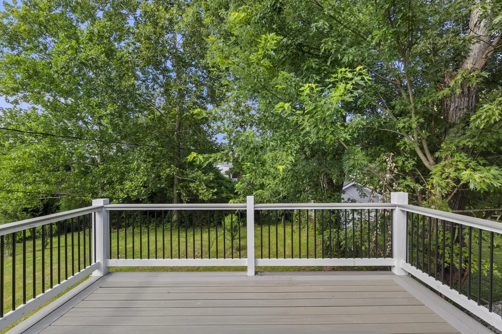106 Redwood Drive Frankfort KY 40601