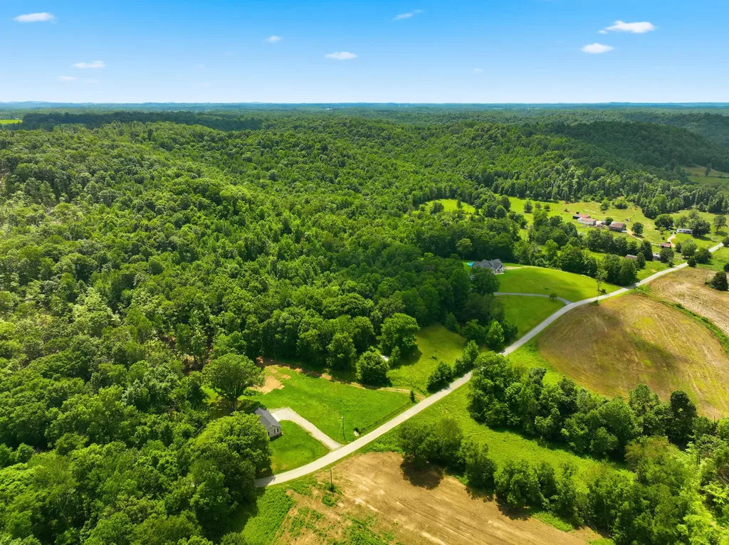 700-800 Goose Creek Road Dunnville KY 42528