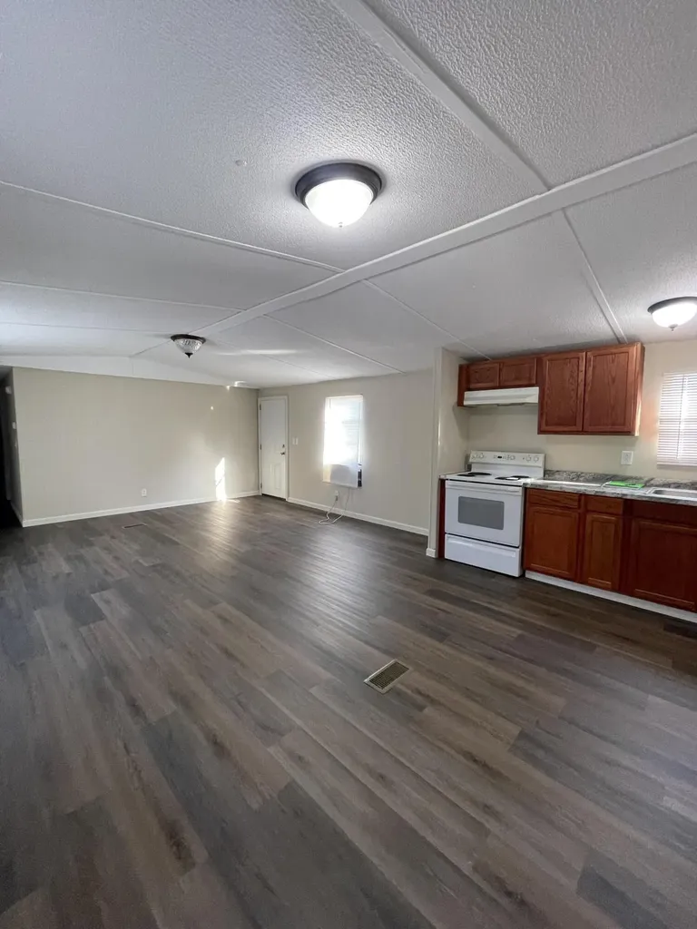 2573 Kentucky 11 Heidrick KY 40949