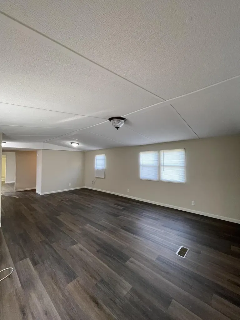 2573 Kentucky 11 Heidrick KY 40949