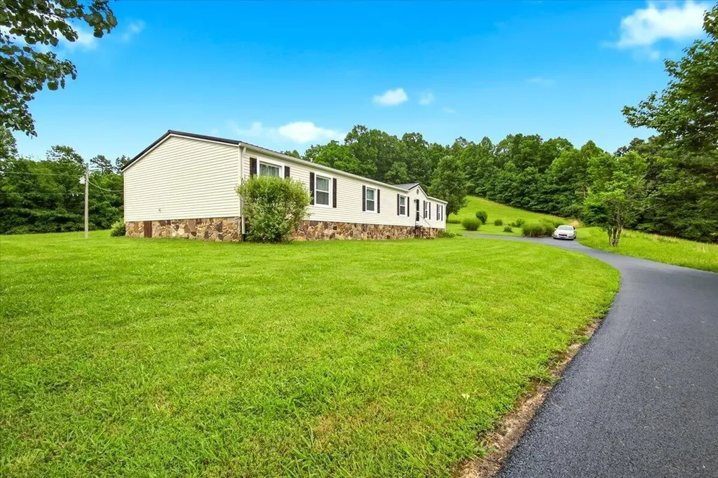 1381 Ingram Road Annville KY 40402