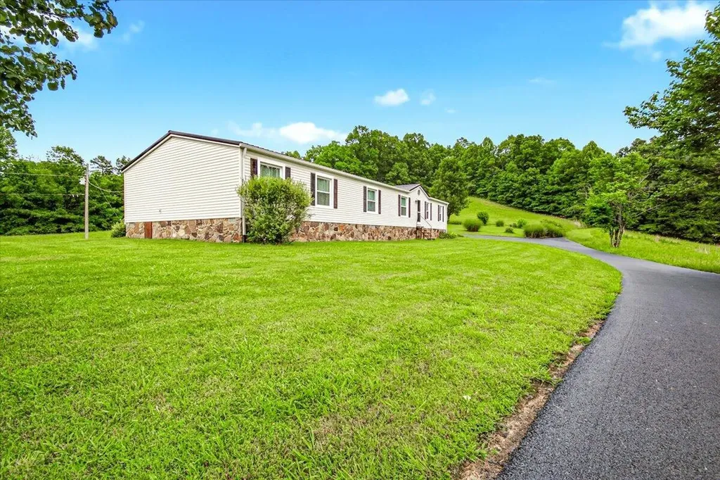 1381 Ingram Road Annville KY 40402