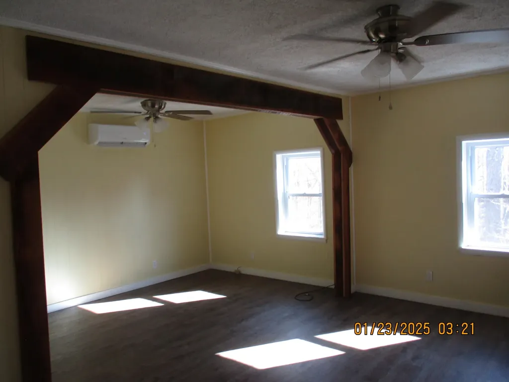 2306 Rockcastle Road Cadiz KY 42211