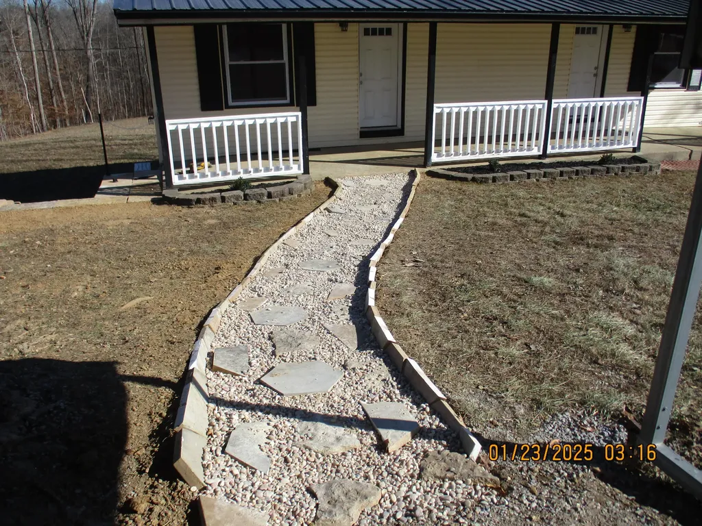 2306 Rockcastle Road Cadiz KY 42211