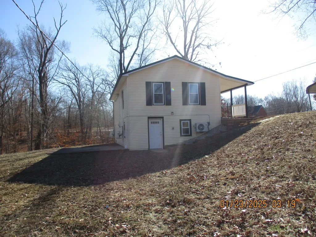 2306 Rockcastle Road Cadiz KY 42211