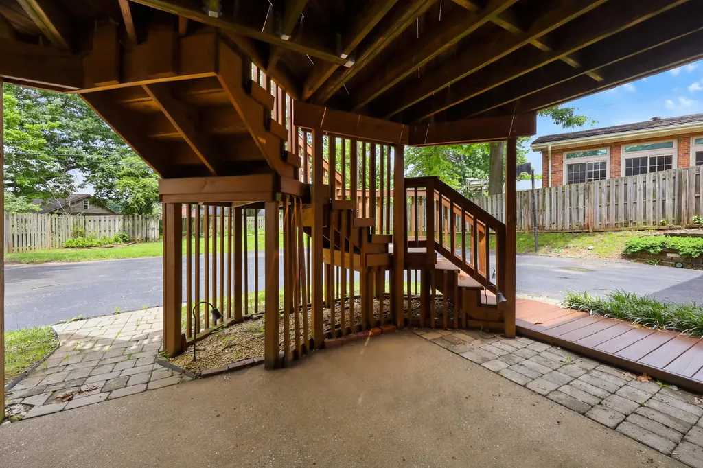 3433 Lansdowne Drive Lexington KY 40517