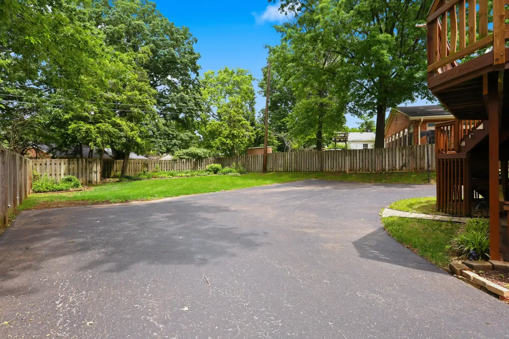 3433 Lansdowne Drive Lexington KY 40517