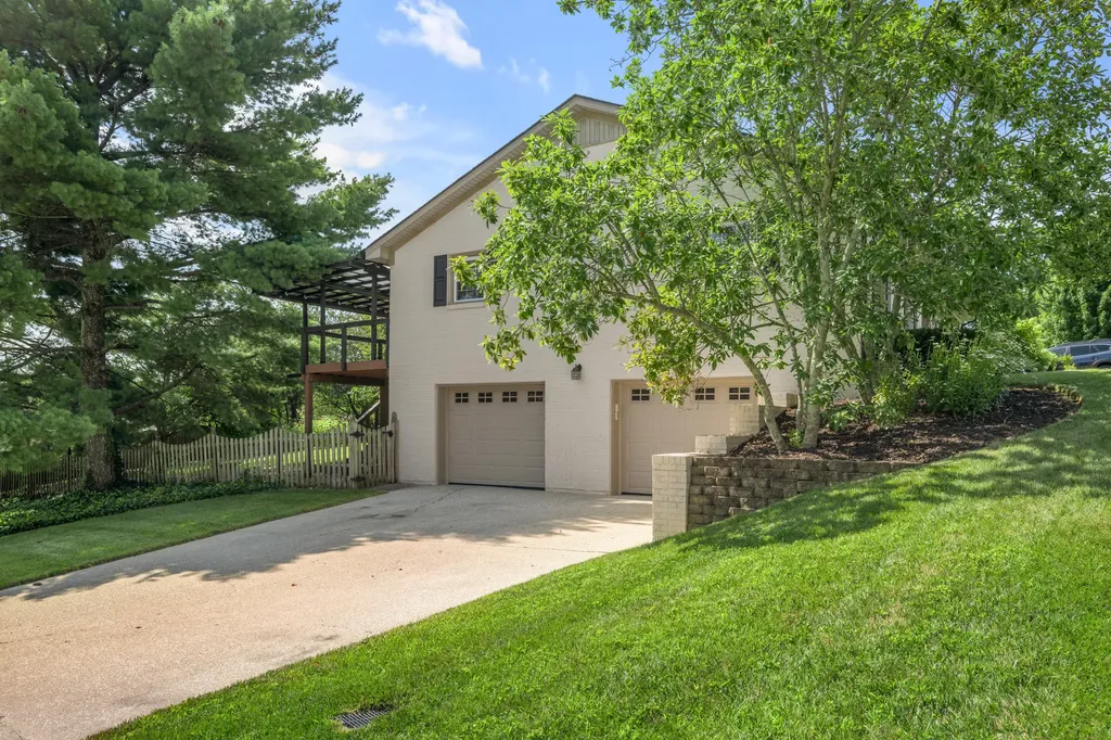 1100 Pepperhill Circle Lexington KY 40502