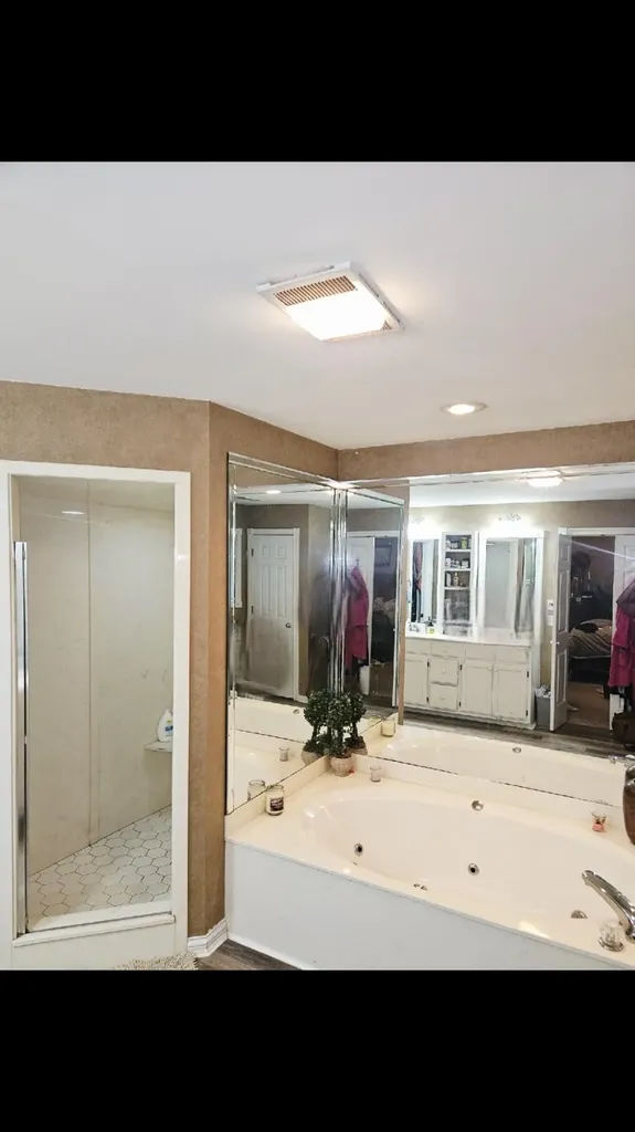 636 Oaks Country Club Road Murray KY 42071