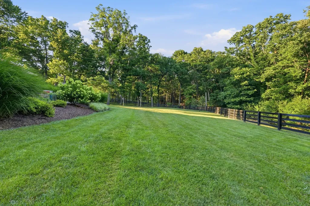 202 Deerfield Circle Nicholasville KY 40356