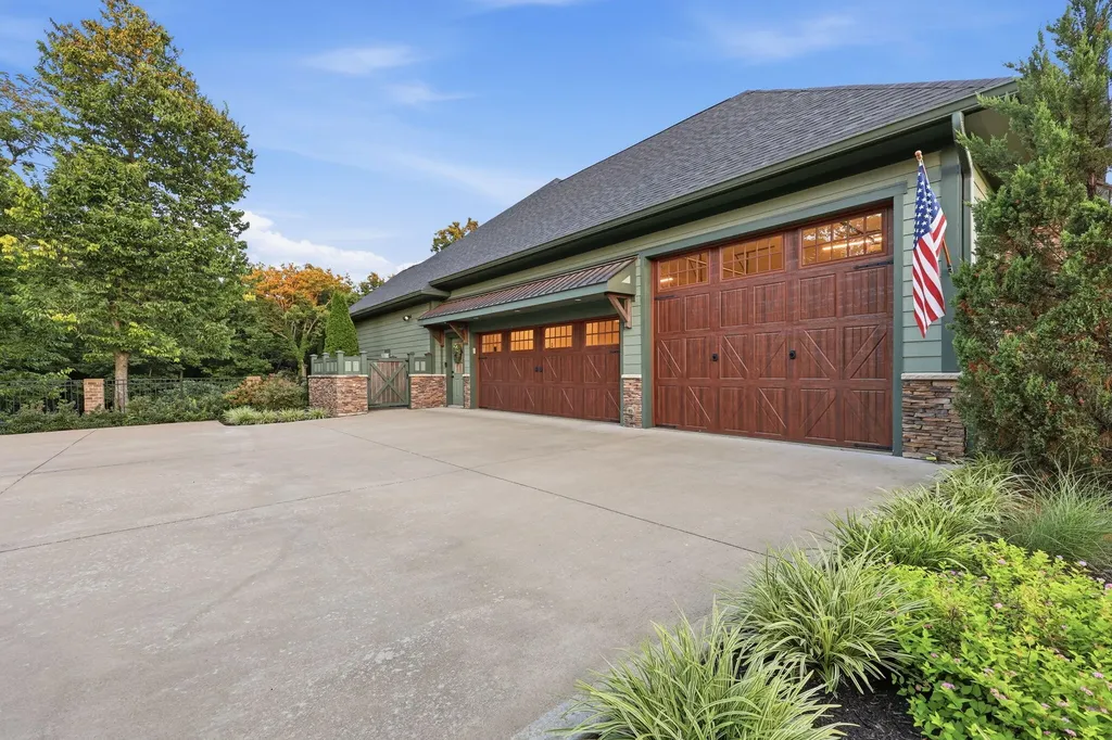 202 Deerfield Circle Nicholasville KY 40356
