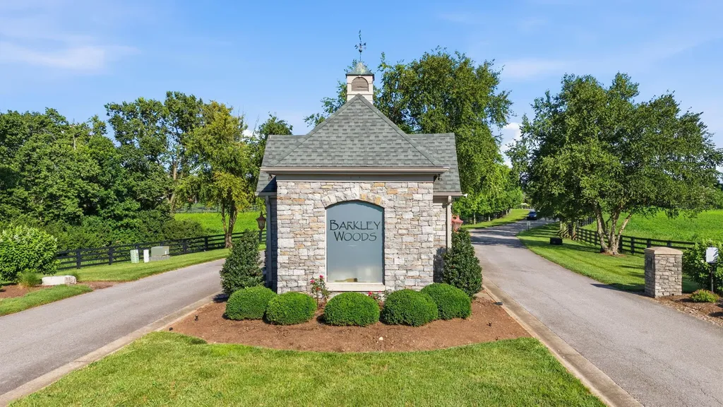 202 Deerfield Circle Nicholasville KY 40356