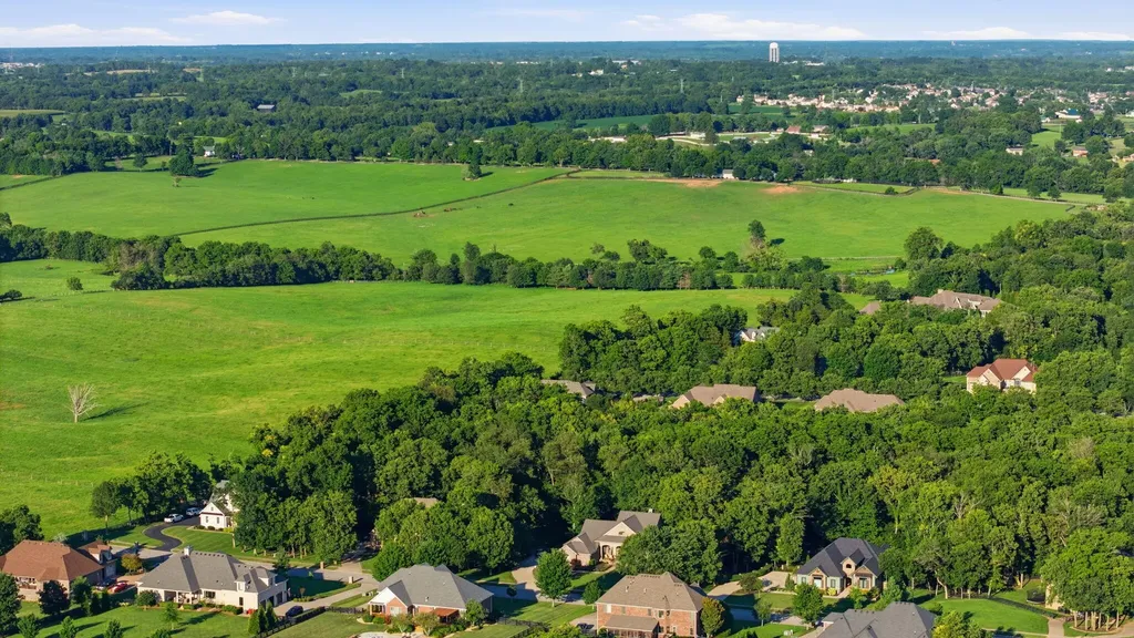 202 Deerfield Circle Nicholasville KY 40356