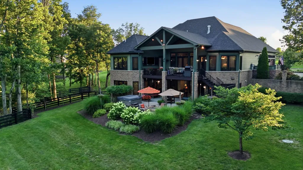 202 Deerfield Circle Nicholasville KY 40356