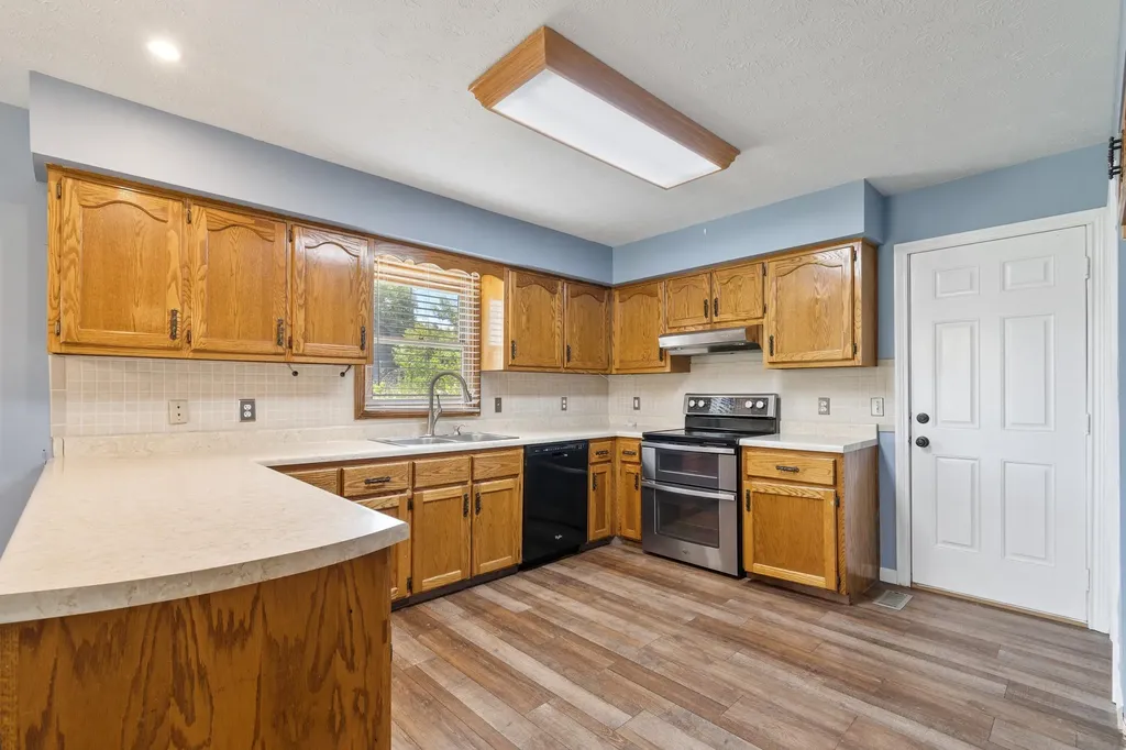 129 Ferry Road Somerset KY 42503