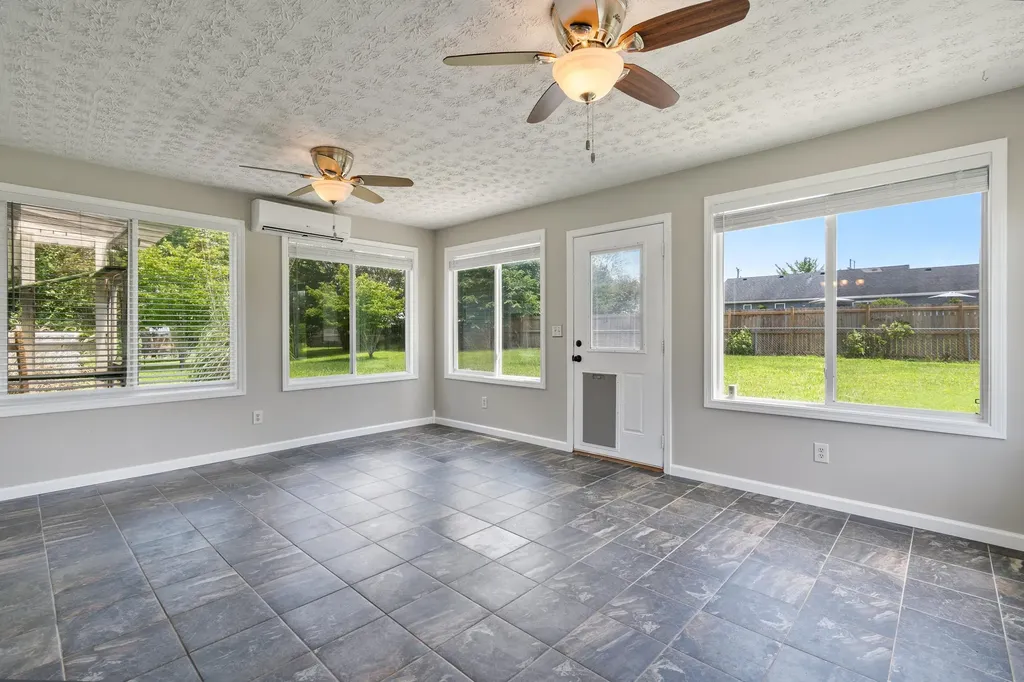 129 Ferry Road Somerset KY 42503