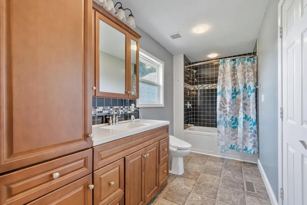129 Ferry Road Somerset KY 42503