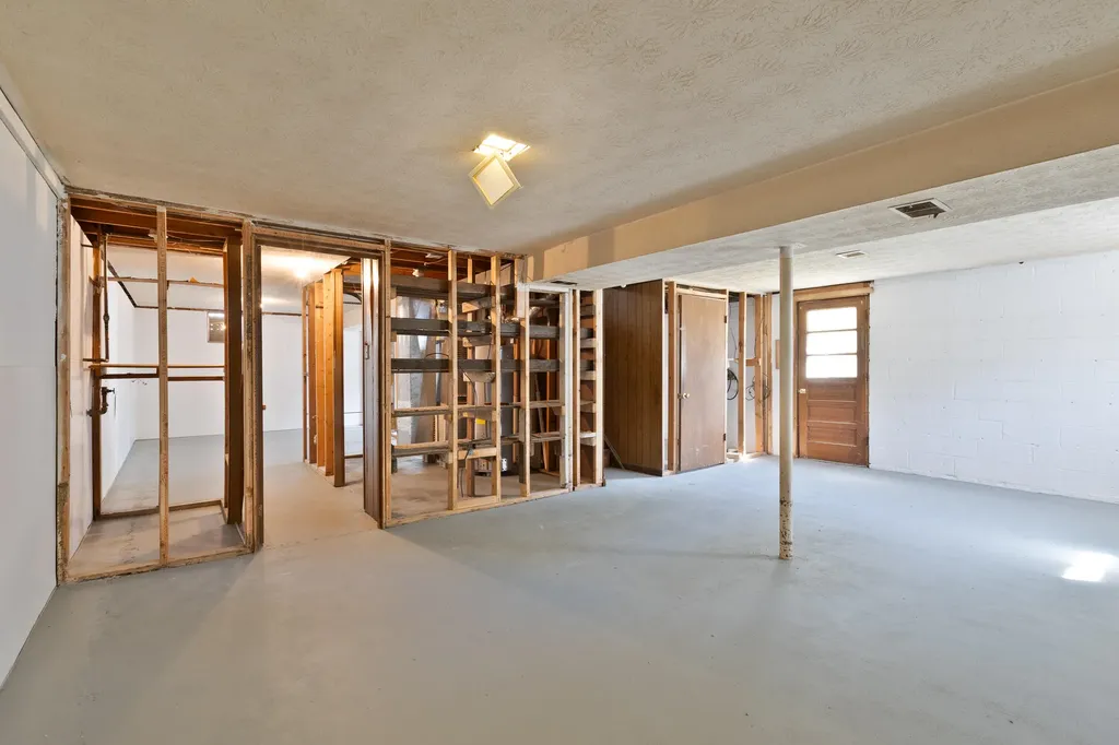 735 Eden Court Lexington KY 40505