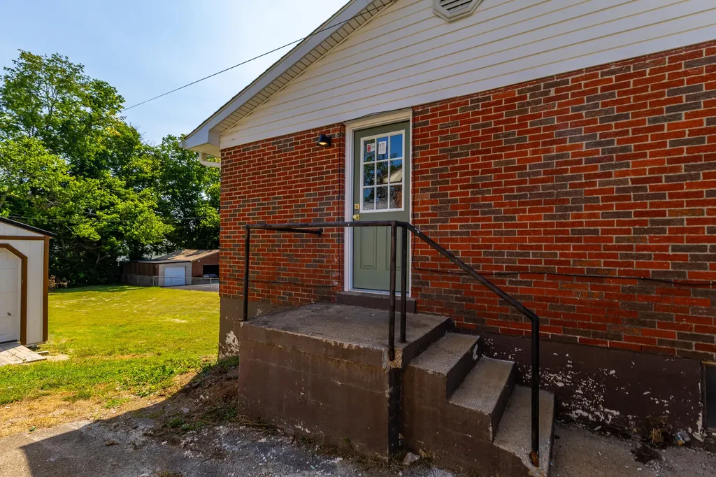 735 Eden Court Lexington KY 40505