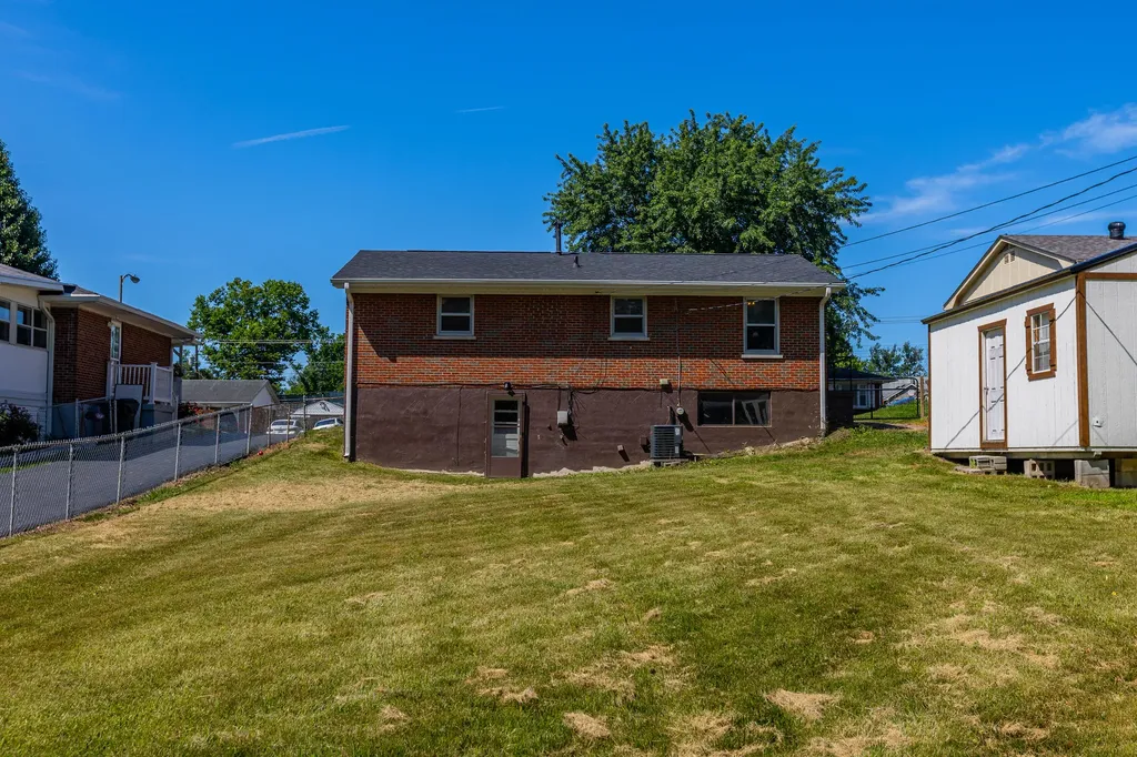 735 Eden Court Lexington KY 40505