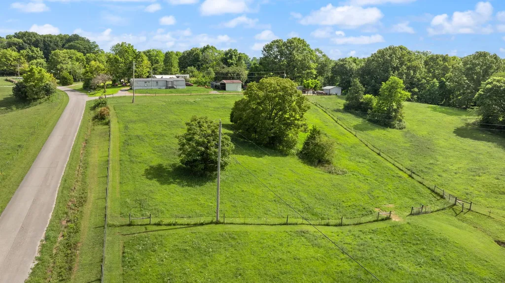 1310 Hopeful School Road Nancy KY 42544