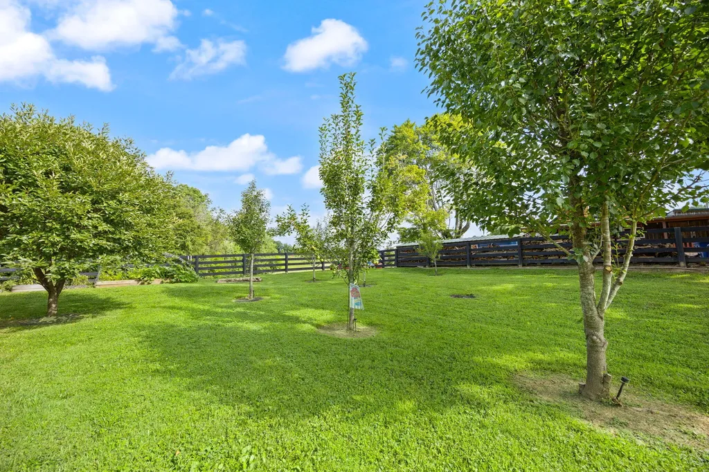 1310 Hopeful School Road Nancy KY 42544