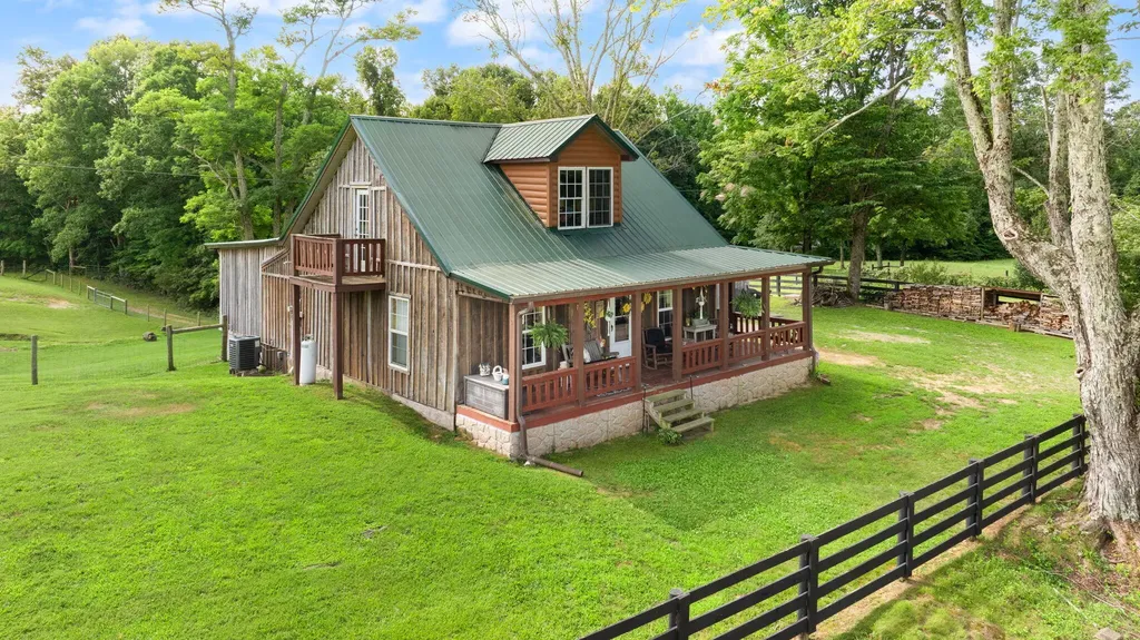 1310 Hopeful School Road Nancy KY 42544