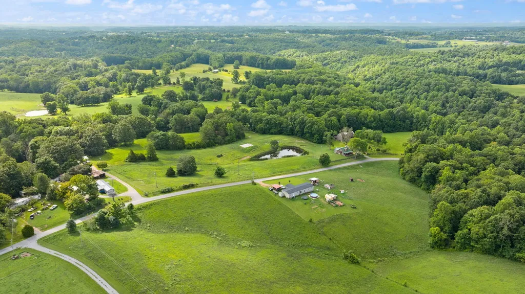 1310 Hopeful School Road Nancy KY 42544