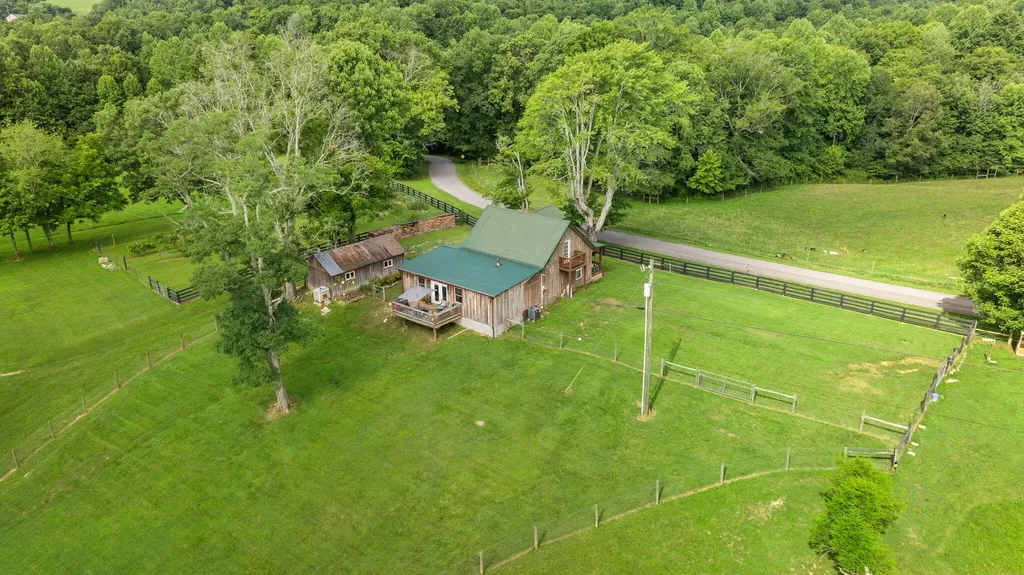 1310 Hopeful School Road Nancy KY 42544