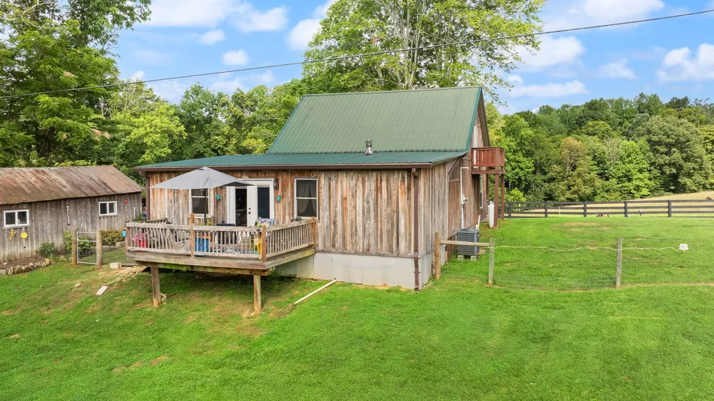 1310 Hopeful School Road Nancy KY 42544