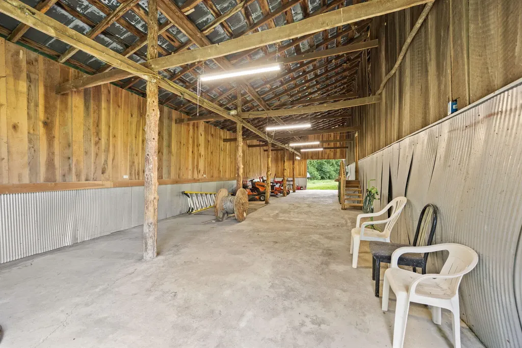 1310 Hopeful School Road Nancy KY 42544