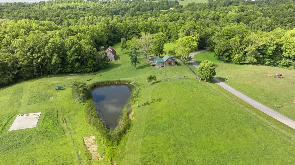 1310 Hopeful School Road Nancy KY 42544