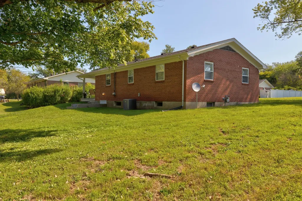 91 1st Street Clay City KY 40312