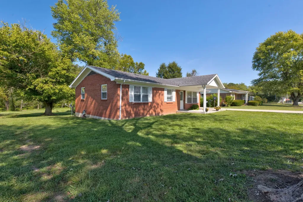 91 1st Street Clay City KY 40312