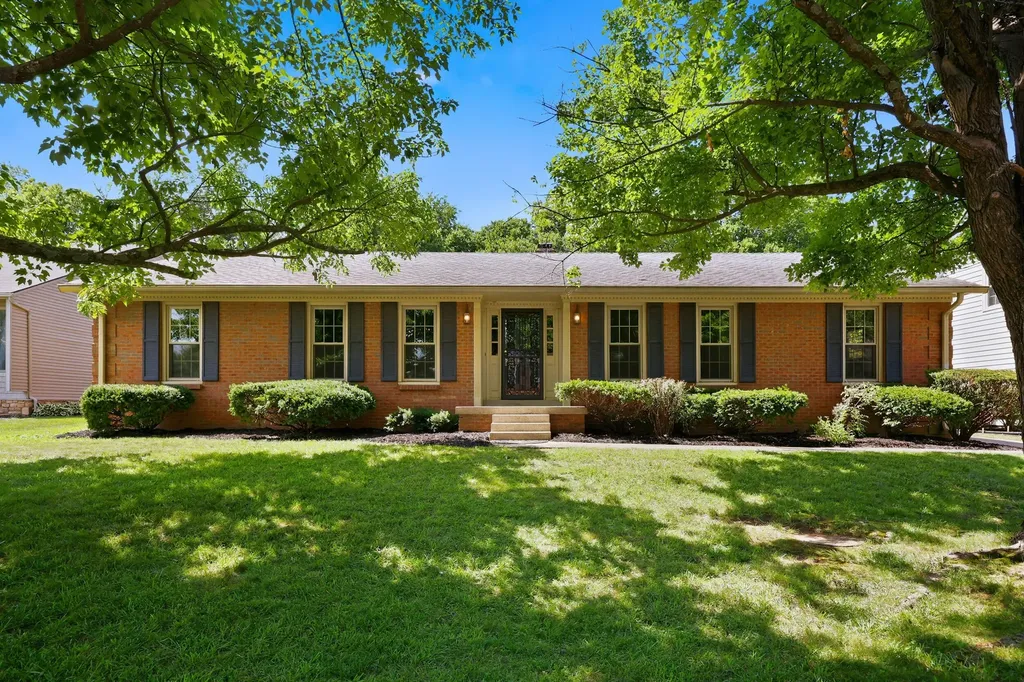 3316 Lyon Drive Lexington KY 40513