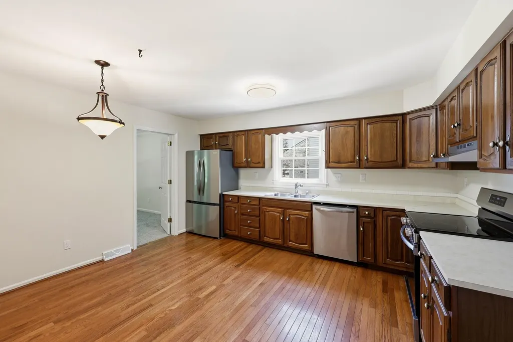 3316 Lyon Drive Lexington KY 40513