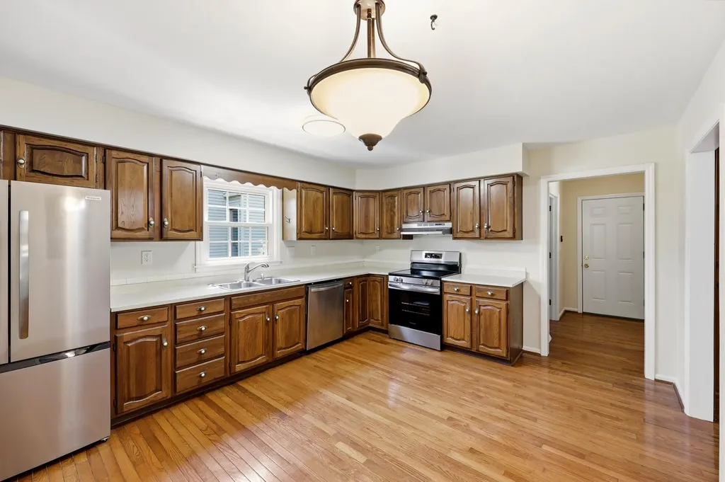 3316 Lyon Drive Lexington KY 40513