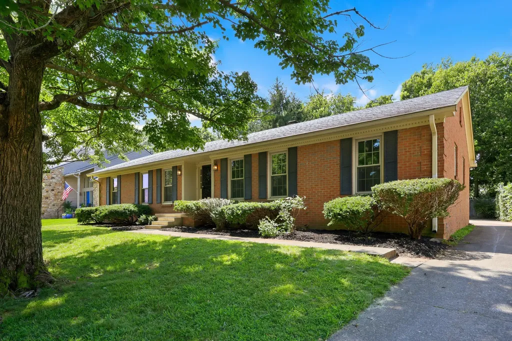 3316 Lyon Drive Lexington KY 40513