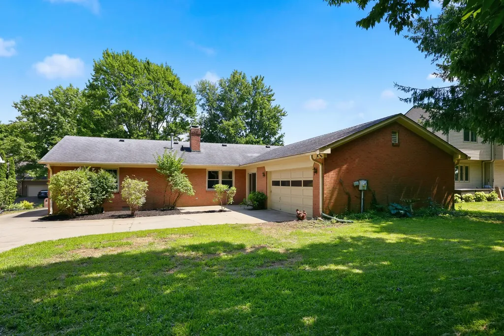 3316 Lyon Drive Lexington KY 40513