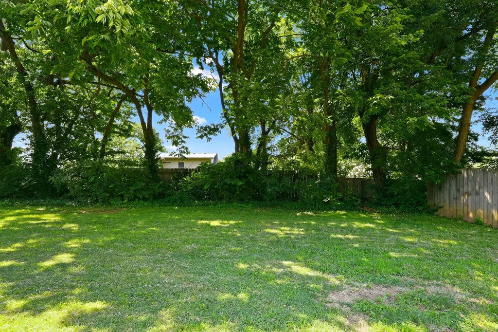 3316 Lyon Drive Lexington KY 40513