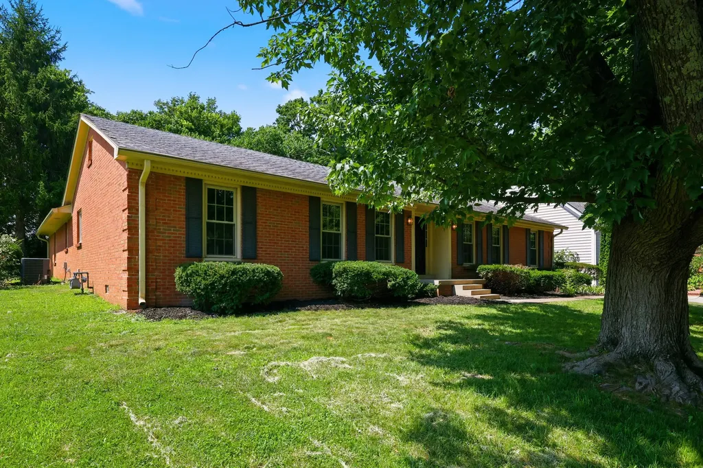 3316 Lyon Drive Lexington KY 40513