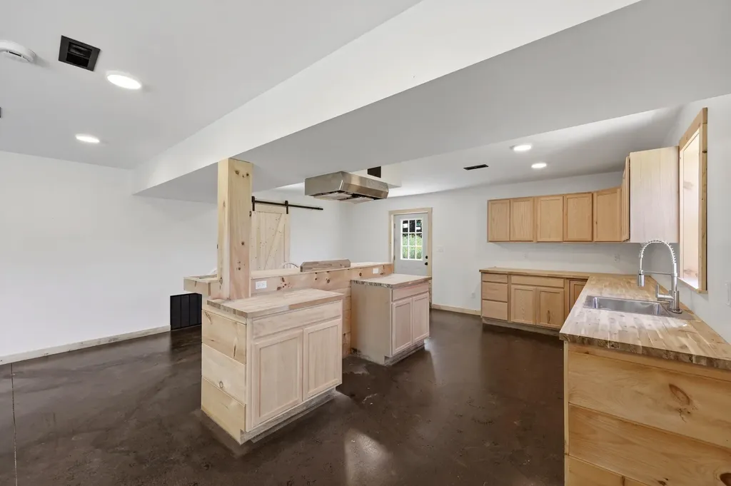 1846 Cream Ridge Road Junction City KY 40440