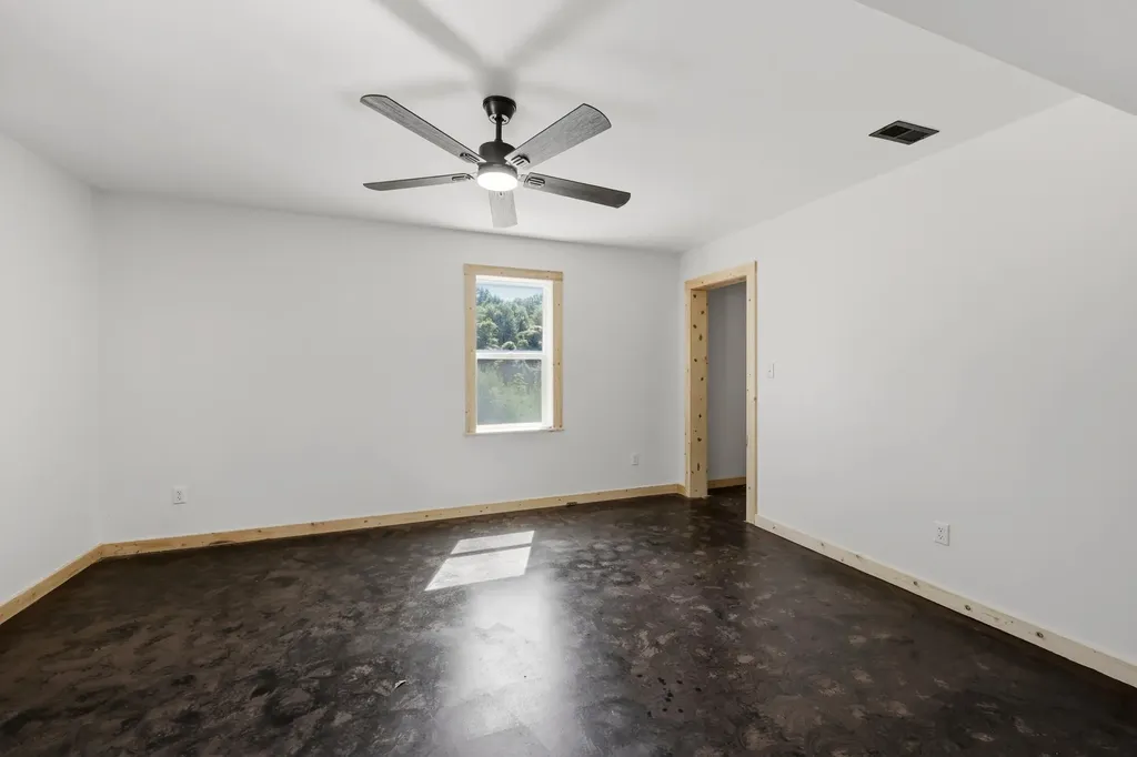 1846 Cream Ridge Road Junction City KY 40440